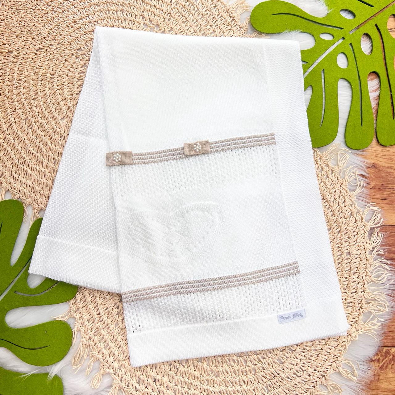 Manta de Linha Coração Dois Laços - Branco e Areia